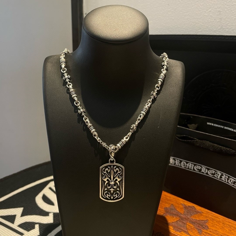 Ch*0me He**ts necklaces